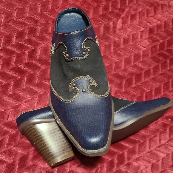 BLUE SUEDE SHOES! LoBR WOMEN'S SIZE 5 - Picture 3 of 10